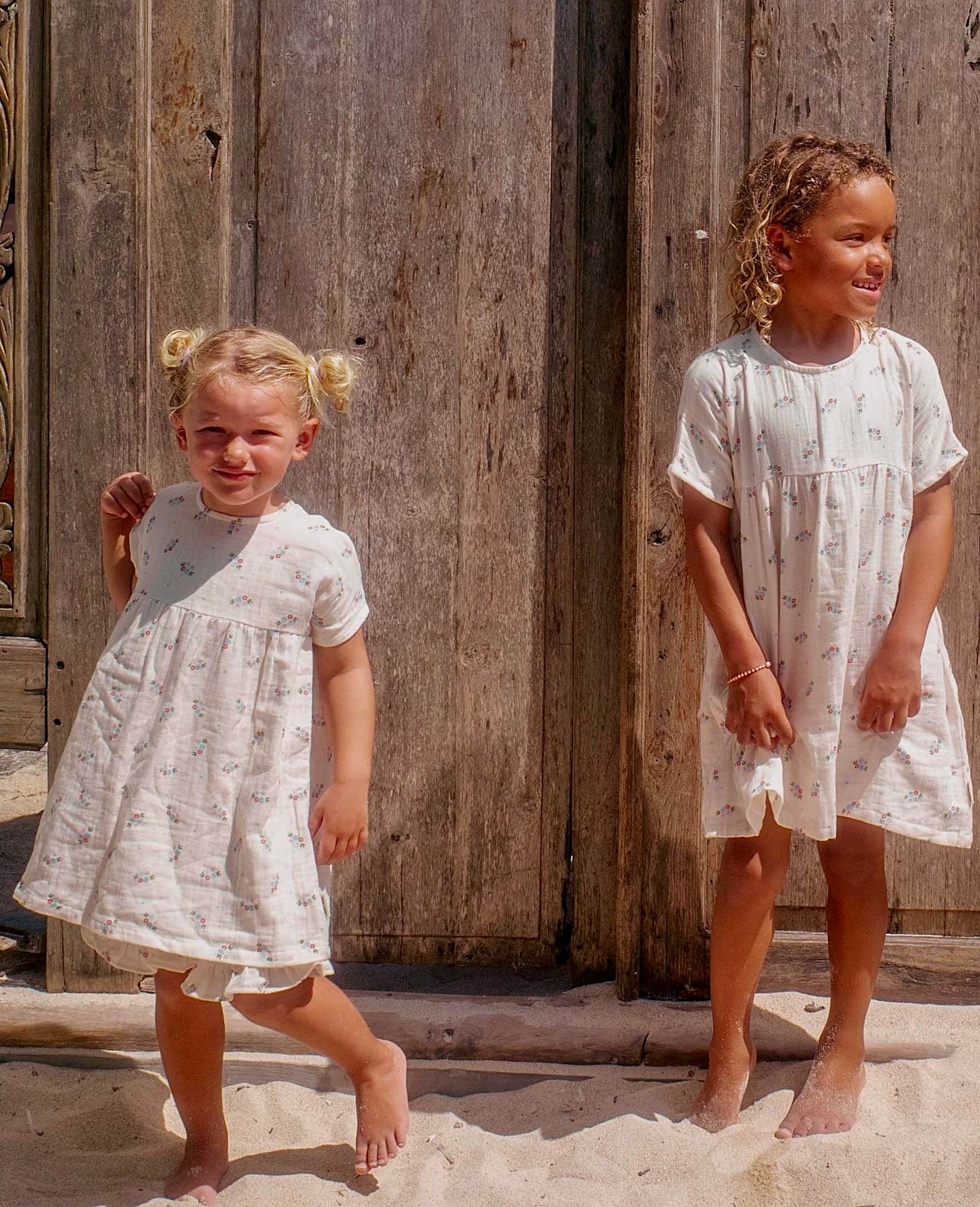 Muslin kjóll með blómamynstri