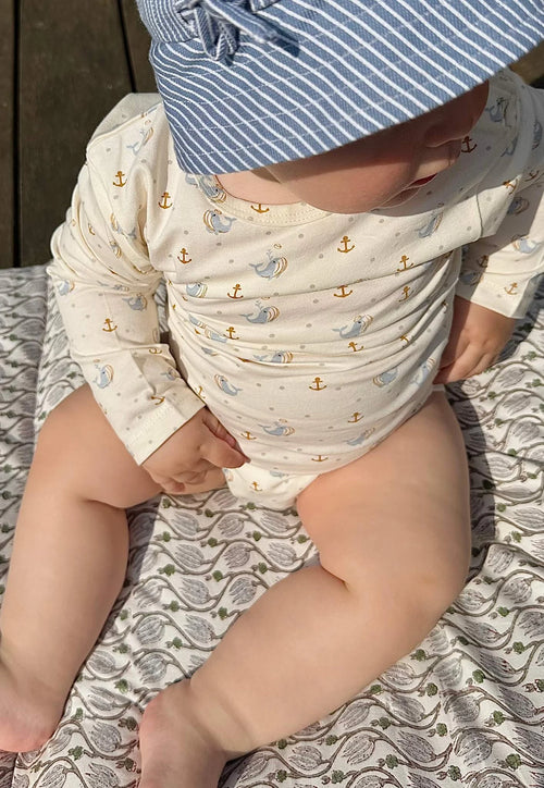 Baby whale samfella